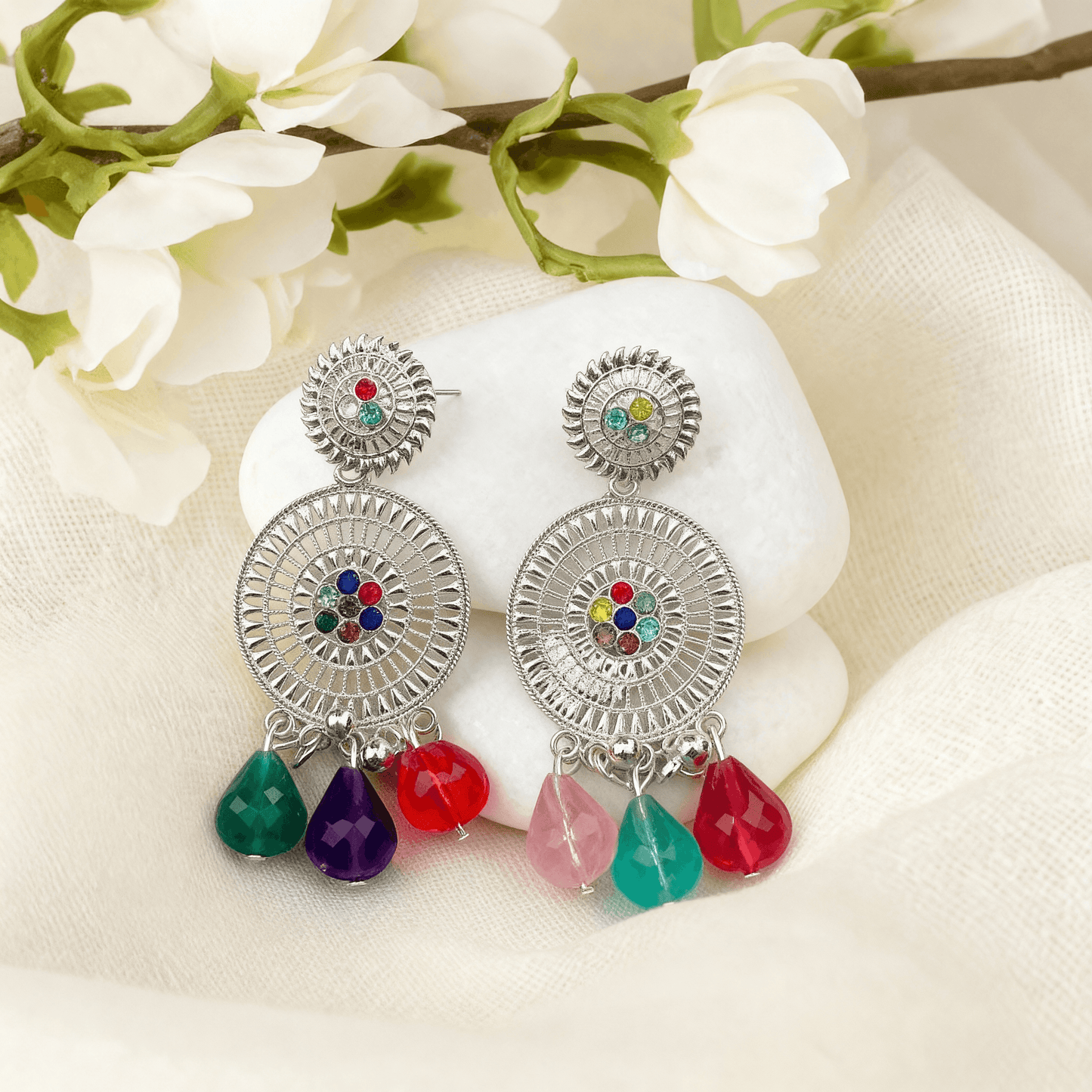 GUFS Gift Hamper 10 Jumkas + 2 Rings + 1 Kranchi + 11 Hair Clachers + 1 Love Letter with 3 photo