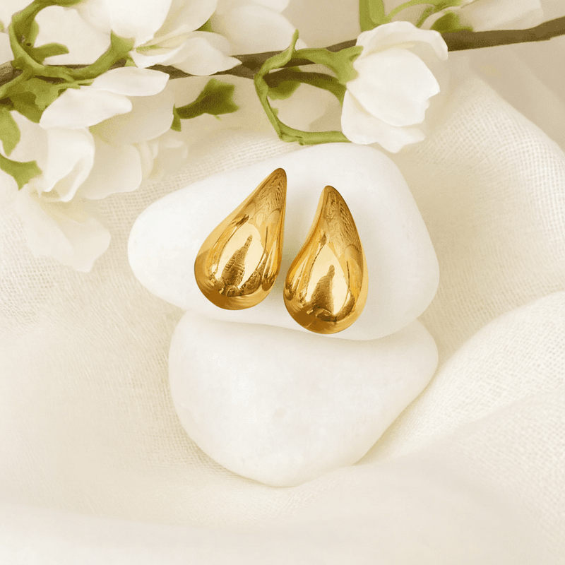 Gold teardrop earrings